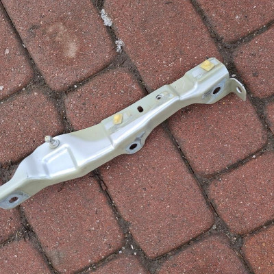 Wspornik błotnika Renault Clio IV 4 641351725R