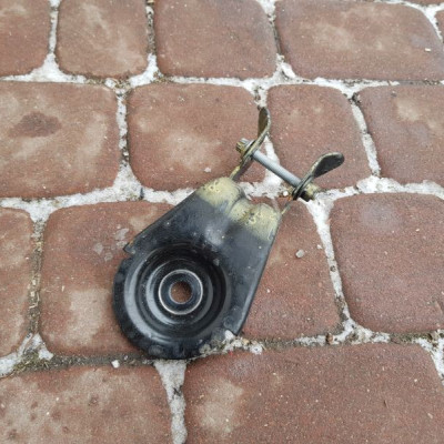 Wspornik mocowanie belki Opel Insignia 13271583