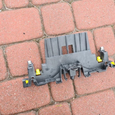 Wspornik uchwyt radia Opel Corsa E 39033301