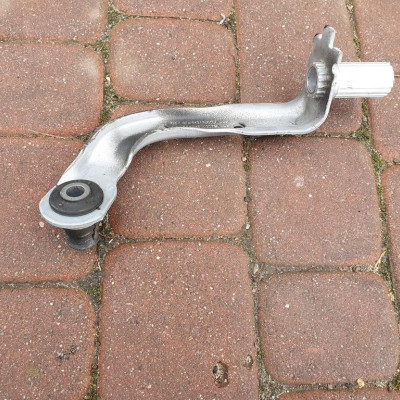 Wspornik wóźka prawy Renault Captur 543170505R