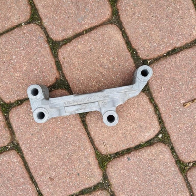 Wspornik łapa silnik 1.6CDTI Opel Astra K 13363927