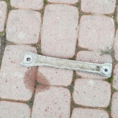 Wspornik łapa Trafic III Vivaro B 244824540R