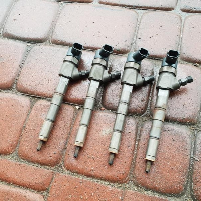 Wtrysk wtryskiwacz 2.0D Opel Insignia 0445110327