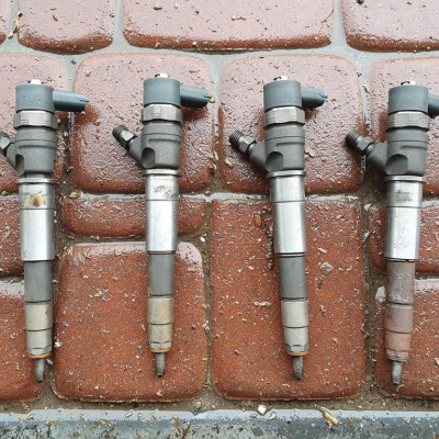 Wtrysk wtryskiwacz 2.3 MOVANO MASTER 0445110634