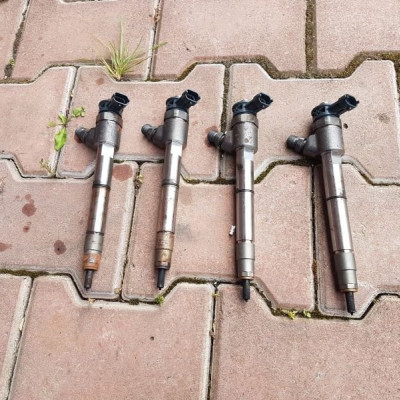 Wtrysk wtryskiwacz Insignia 554886616 0445110713