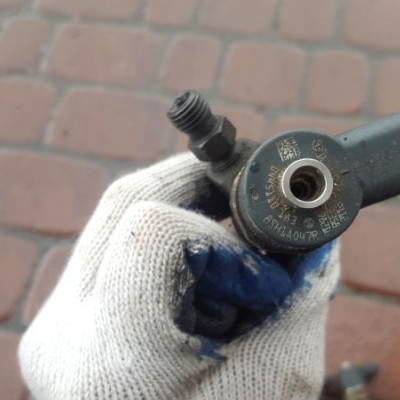 Wtrysk Wtryskiwacz OPEL INSIGNIA 0445110183