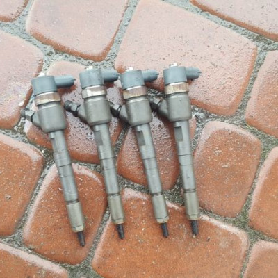 Wtrysk, wtryskiwacz Opel Insignia 0445110183