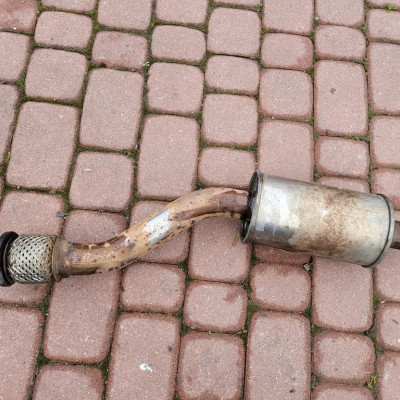 Wydech rura tłumik 1.9 DCI Vivaro Trafic