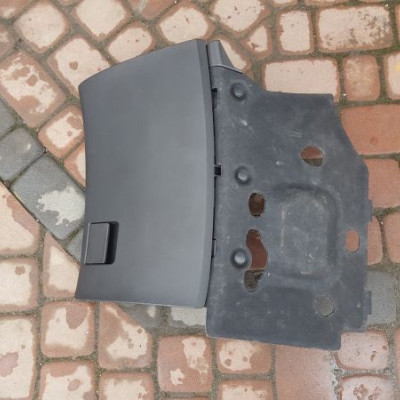 WYGŁUSZENIE POD KONSOLE LEWE INSIGNIA 13308550