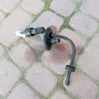 Wysprzęglik pompka Opel corsa D 55190993