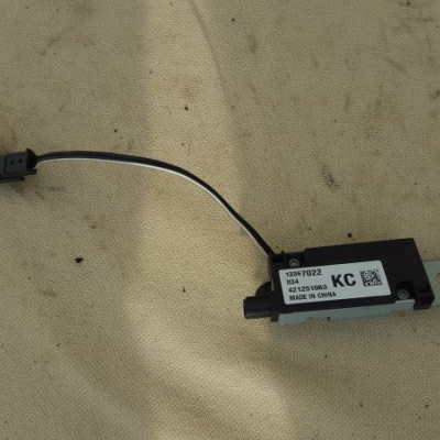 WZMACNIACZ ANTENOWY OPEL INSIGNIA 13367022 KC