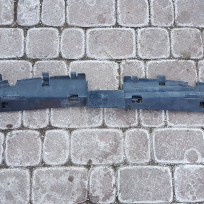 Wzmocnienie zderzaka Vivaro Trafic 8200414161