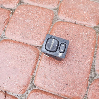 Włącznik regulacji lusterek Toyota Corolla Verso