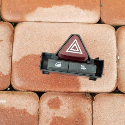 Włącznik świateł awaryjnych Opel Corsa D 13189529