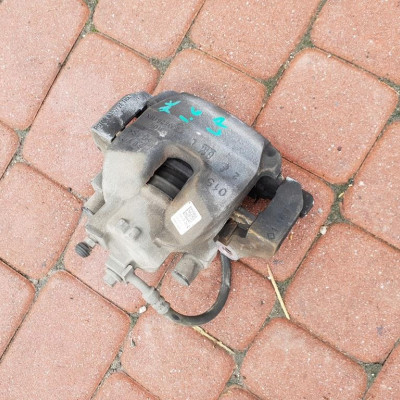 Zacisk przedni 1.6CDTI Opel Astra K 5 V 39031262