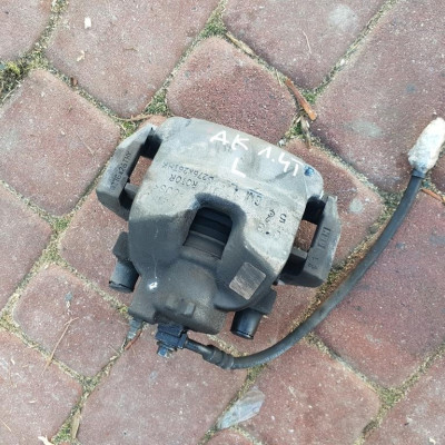 Zacisk przedni lewy 1.4T Opel Astra K V 13362297