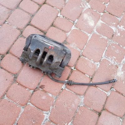 Zacisk przód przedni lewy MOVANO MASTER 2012r