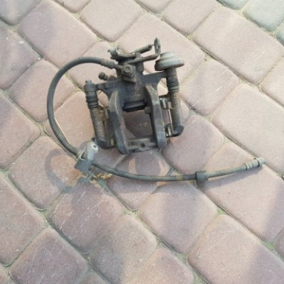 Zacisk tył tylny lewy jażmo Opel Zafira C TOURER