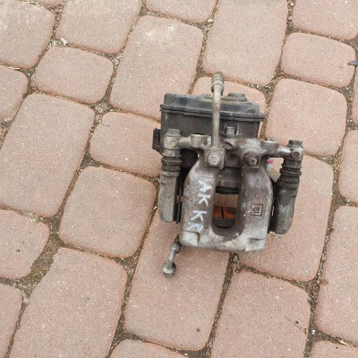 Zacisk tył tylny Opel Astra K V 39009711