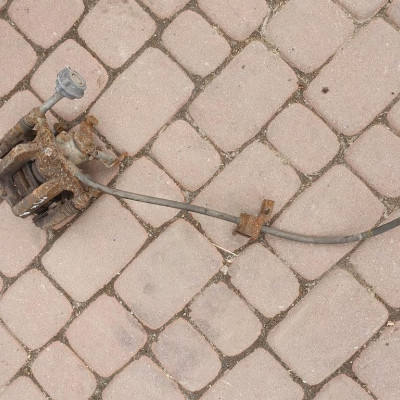 Zacisk tył tylny prawy Opel Astra J IV