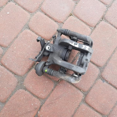 Zacisk tył tylny prawy Opel Zafira C Astra J IV