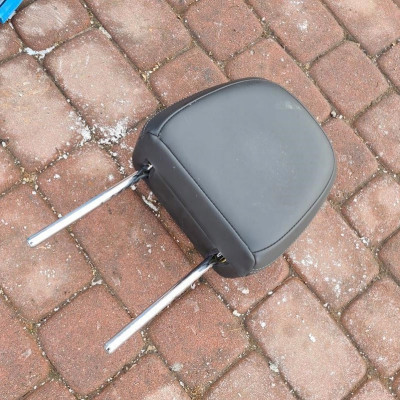 Zagłowek prawy lewy przedni skóra Opel Mokka