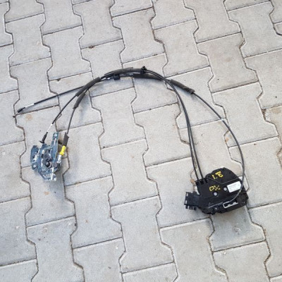 Zamek drzwi bocznych lewych Vivaro III 825037886R