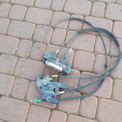 Zamek drzwi bocznych VIVARO TRAFIC 8200008465