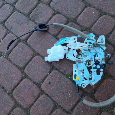 Zamek drzwi bok bocznych Movano Master 8200766631