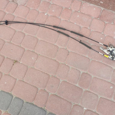 Zamek drzwi bok Vivaro B Trafic III 826706945R