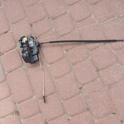 Zamek drzwi lewy przód OPEL INSIGNIA 13577983 TG