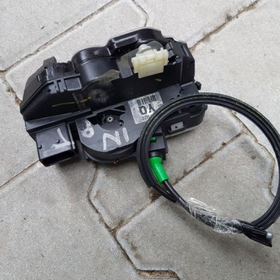 ZAMEK DRZWI LEWY TYŁ OPEL INSIGNIA 13578022 YQ