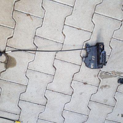 Zamek drzwi Opel Vivaro III 825021444R 93457083