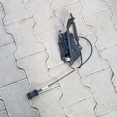 Zamek drzwi Opel Vivaro III 825037547R 93457082