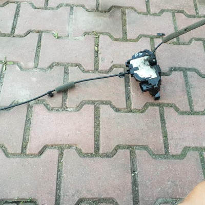 Zamek drzwi prawy przód Movano Master 805020009R