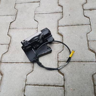 ZAMEK DRZWI PRAWY PRZÓD TRAFIC VIVARO 8200042171