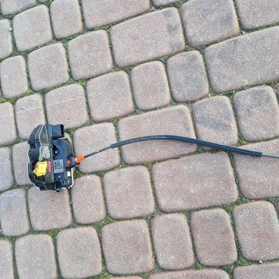 Zamek drzwi prawy tył tylny Opel Mokka 13579546 MT