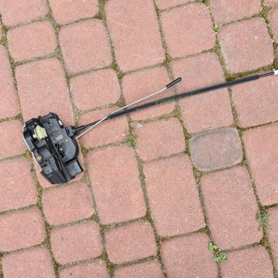 Zamek drzwi przednich EU TG Opel Insignia 13577983