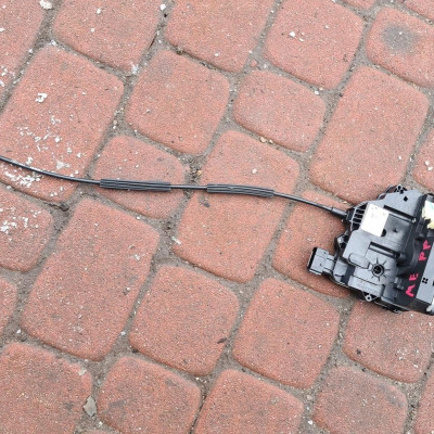 Zamek drzwi przód prawy EU Opel Meriva B 13258274