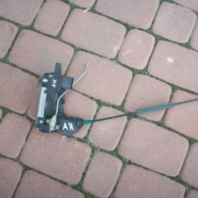 Zamek drzwi przód przedni Astra H 3 III europa