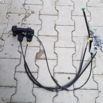 Zamek drzwi Trafic Vivaro Primastar 8200020186