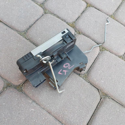 Zamek drzwi tylnych VIVARO TRAFIC 8200282323