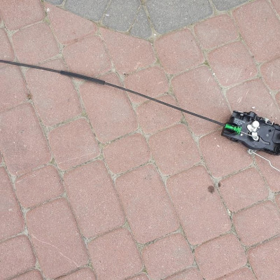 Zamek drzwi tył L Vivaro B Trafic III 905034098R