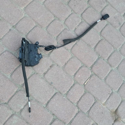 Zamek drzwi tył lewy Renault Clio IV 825019504R