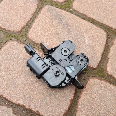 Zamek klapy bagażnika Renault Clio IV 905039428R