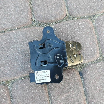 Zamek klapy bagaznika sedan Opel Insignia 13501988