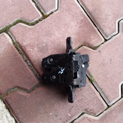 Zamek klapy bagaznika Zafira C TOURER