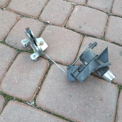 Zamek klapy tylnej Opel Vectra C