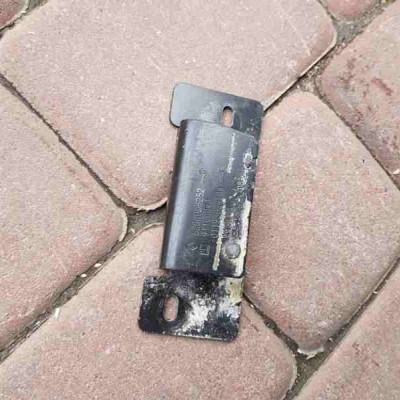 Zamek klapy tylnej Vivaro Trafic 3 8200006252