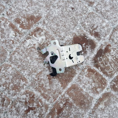 Zamek klapy tył bagażnika Passat B8 3G0827503A